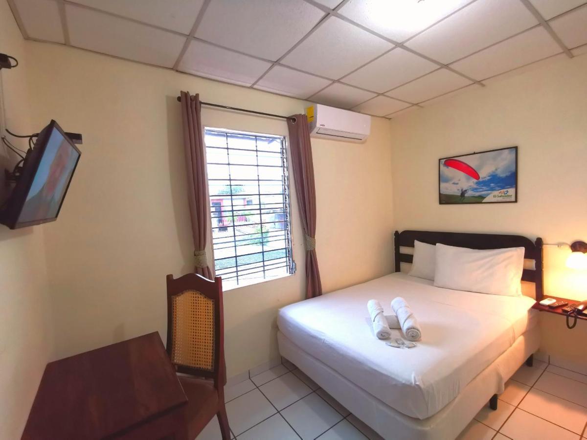Hotel Armonia Hostal San Salvador Esterno foto